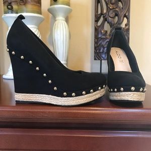 Selling MY CLOSET REASONABLE OFFERS considered